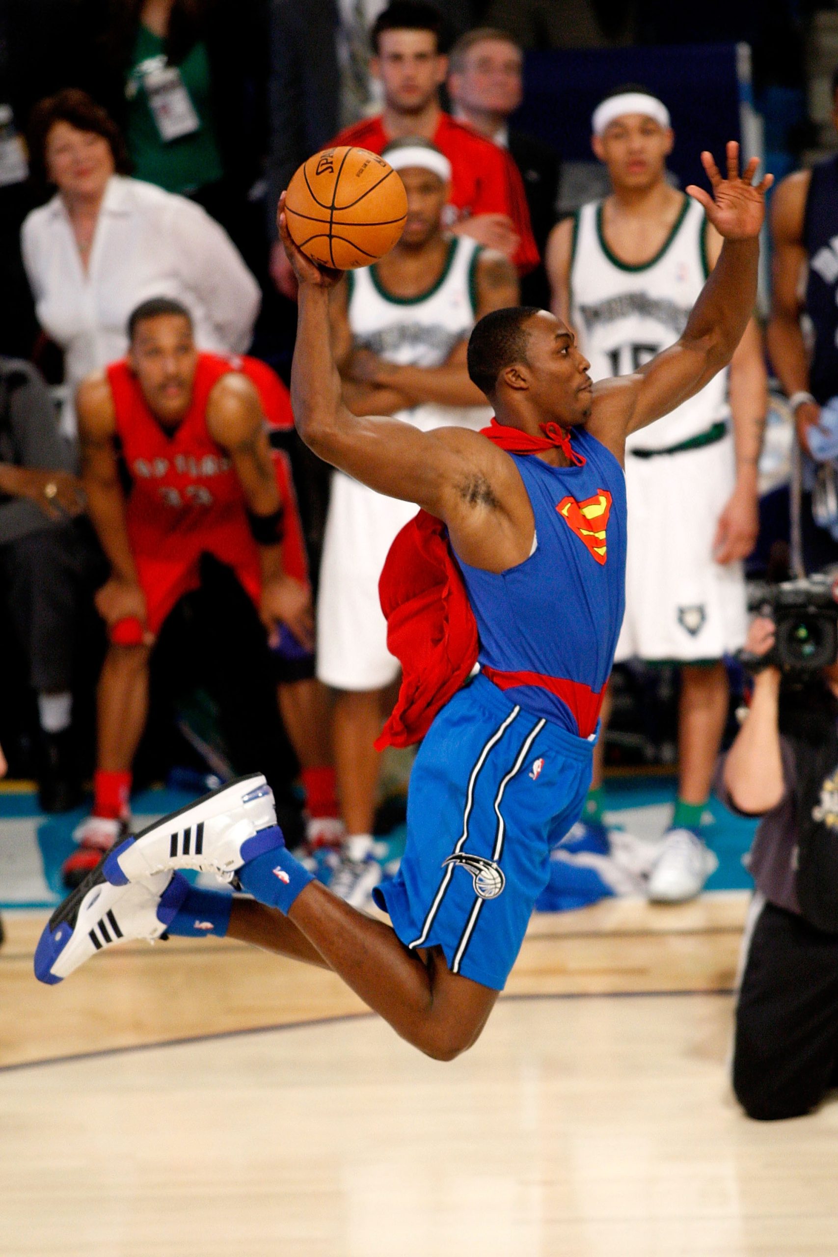 Dwight Howard Calls Game – The Highlights of NBA’s “Superman”